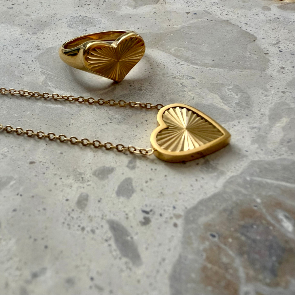 Amour Fluted Heart Ring