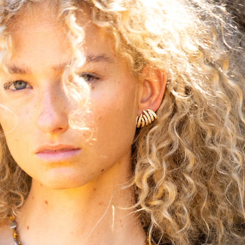 Zola Claw Earring Gold