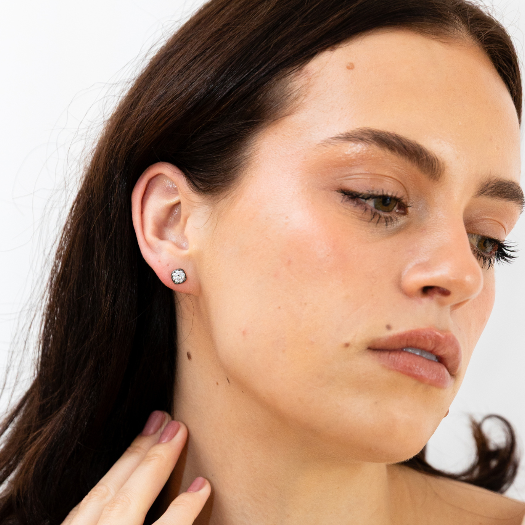 Round Cut Studs