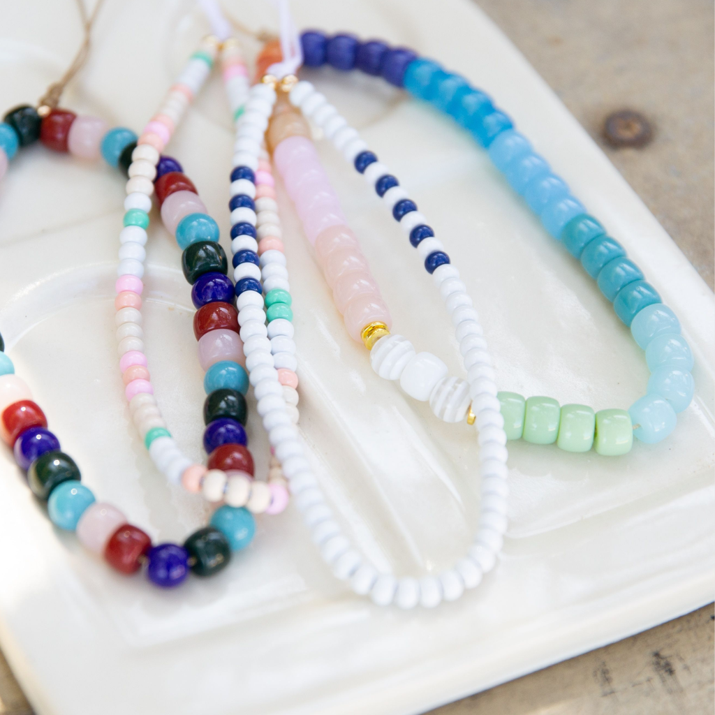 Mini Round Bead Phone Wristlet - White/Navy