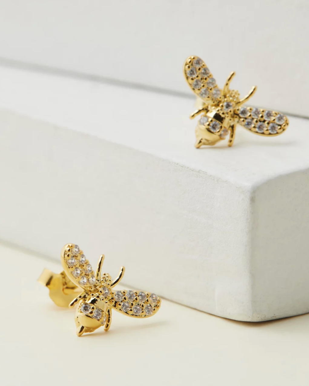 Bee Stud