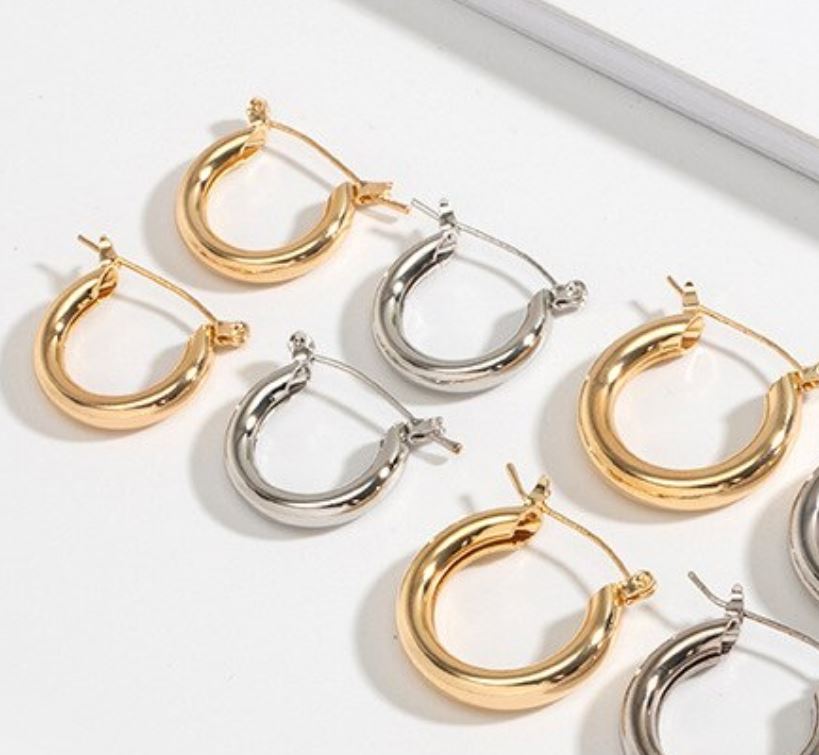 Small Simple Hoop Gold